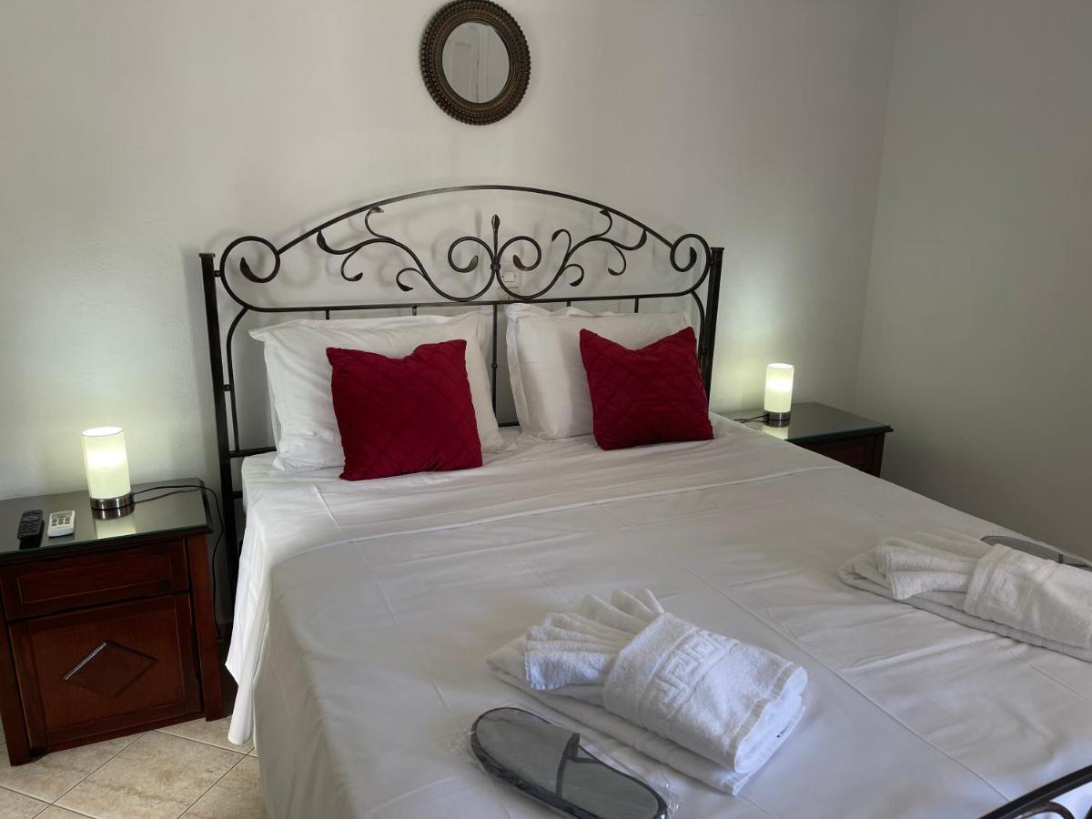 Venikouas Hotel Platis Gialos  Bagian luar foto