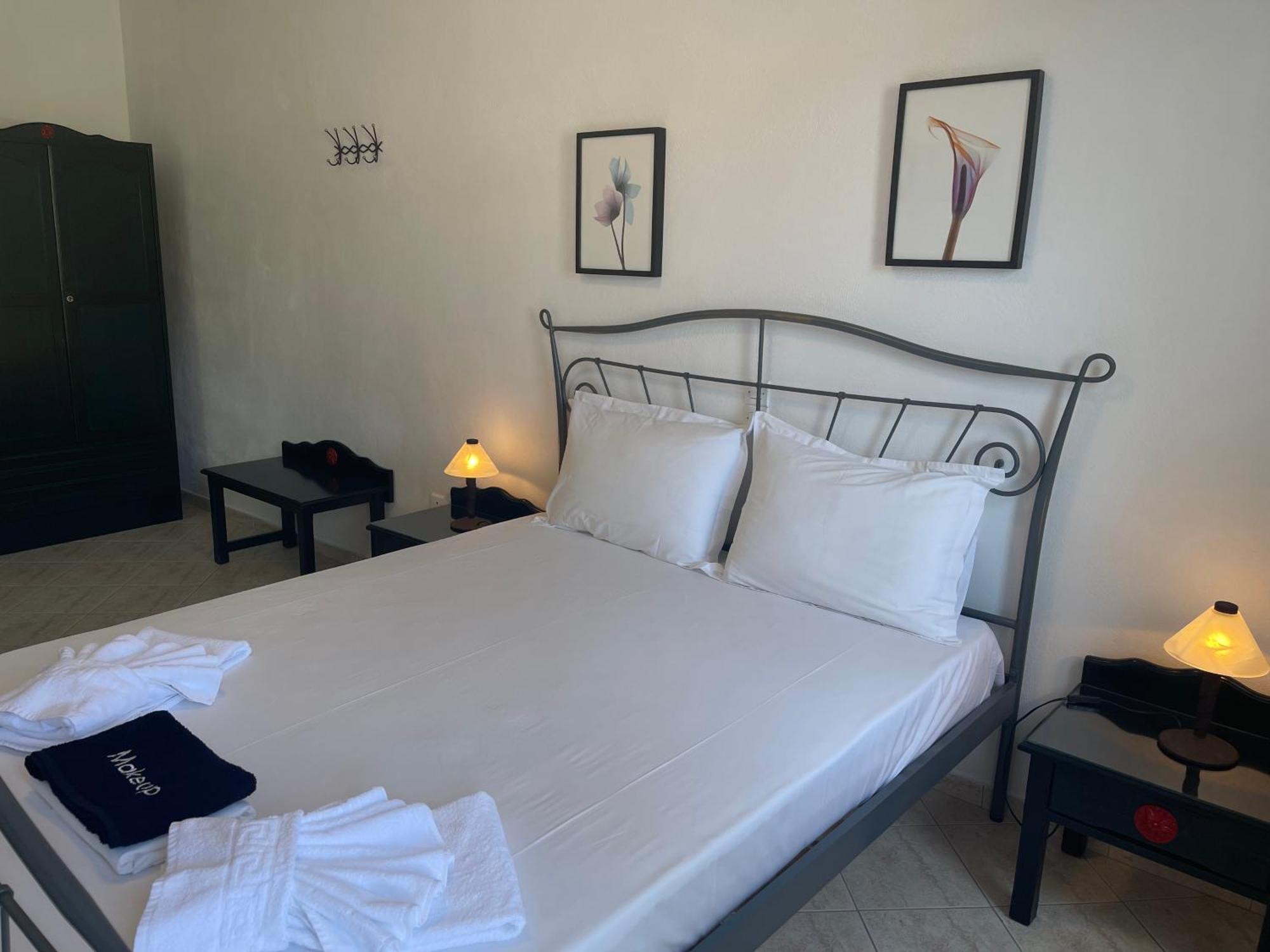 Venikouas Hotel Platis Gialos  Bagian luar foto