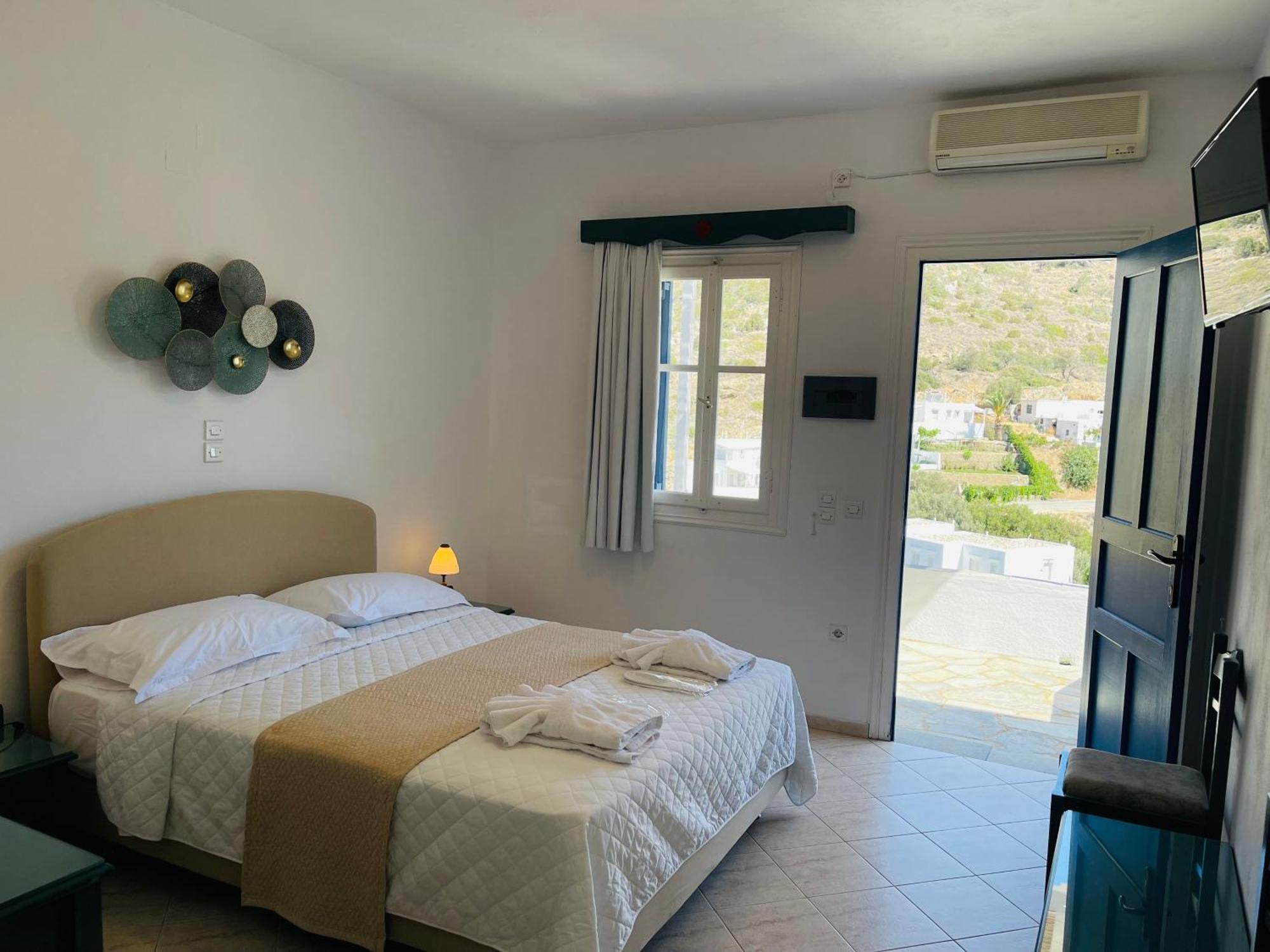 Venikouas Hotel Platis Gialos  Bagian luar foto